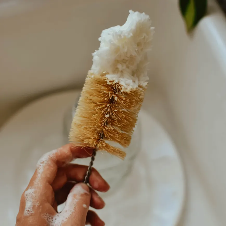 BOTTLE BRUSH WITH WOODEN HANDLE