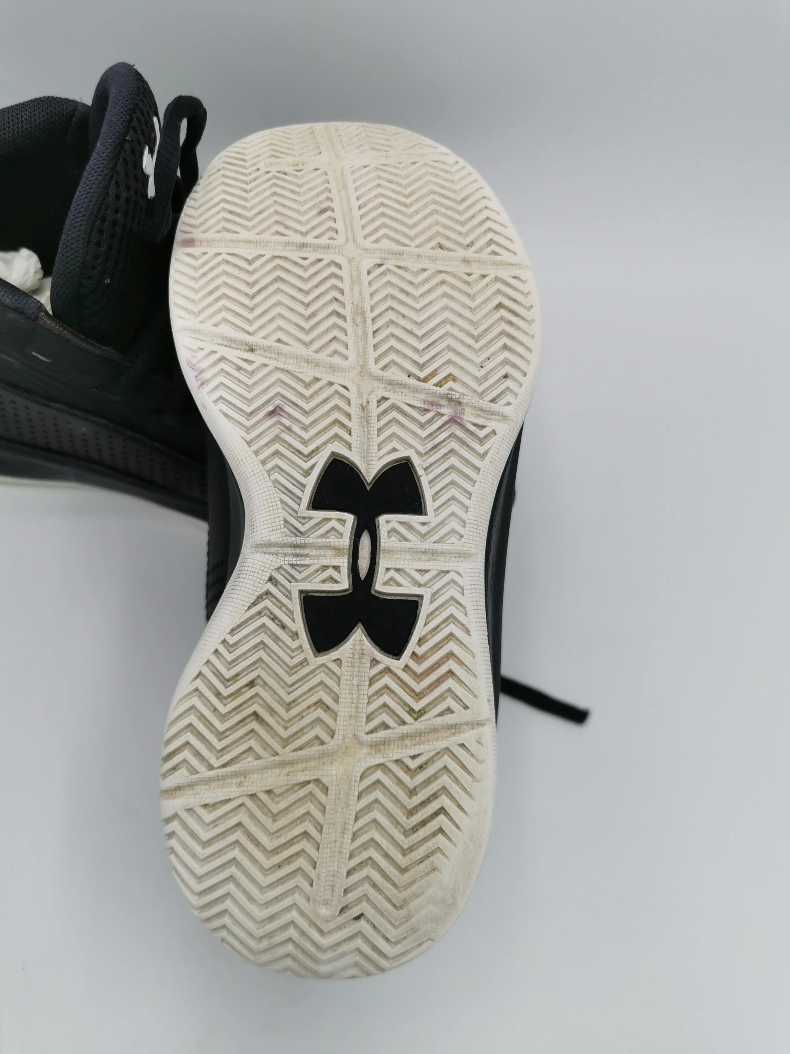 BOYS SIZE 2 YOUTH - UNDER ARMOUR, High-top Running Shoes GUC B19