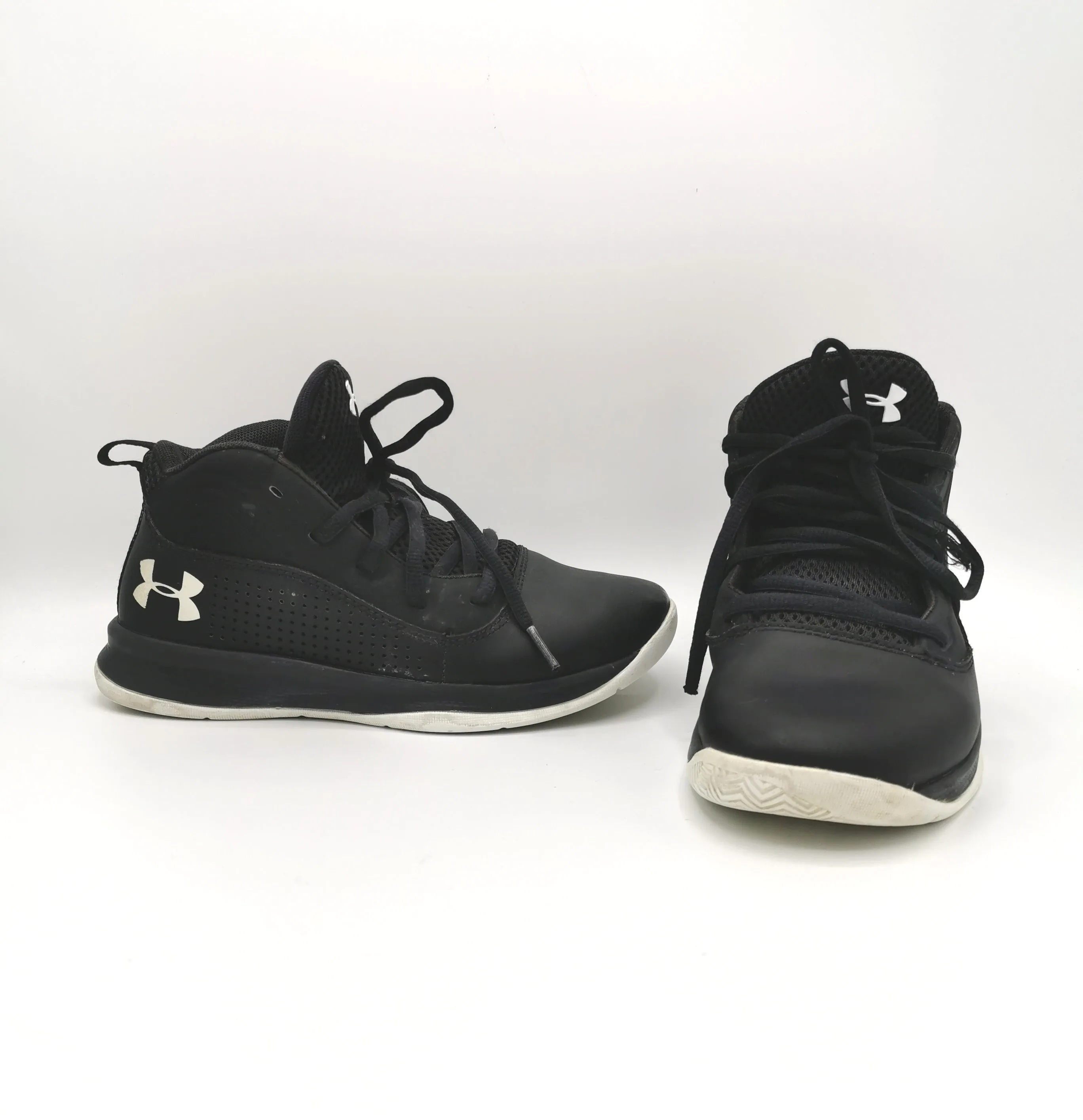 BOYS SIZE 2 YOUTH - UNDER ARMOUR, High-top Running Shoes GUC B19