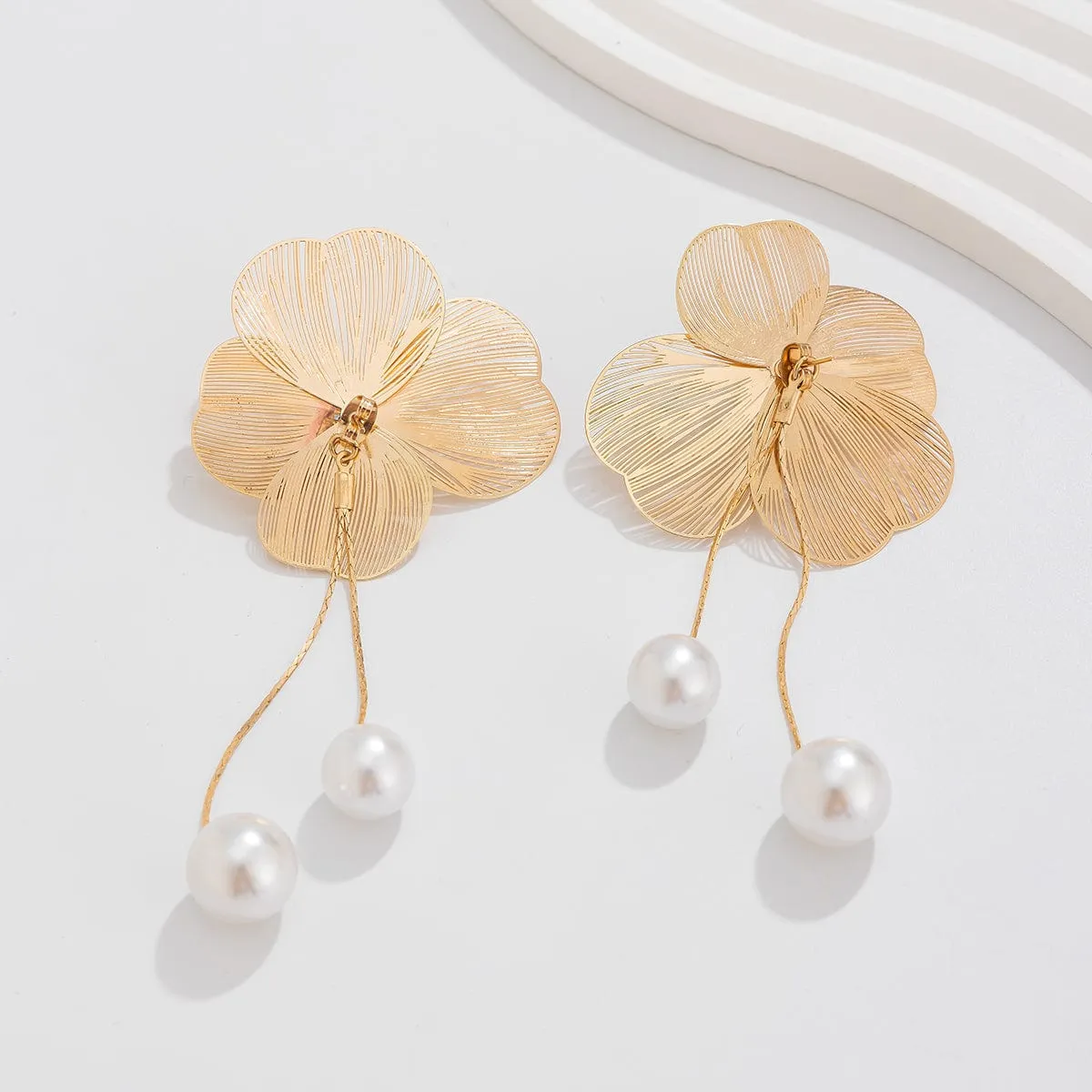 Chic Geometric Floral Pearl Dangle Earrings