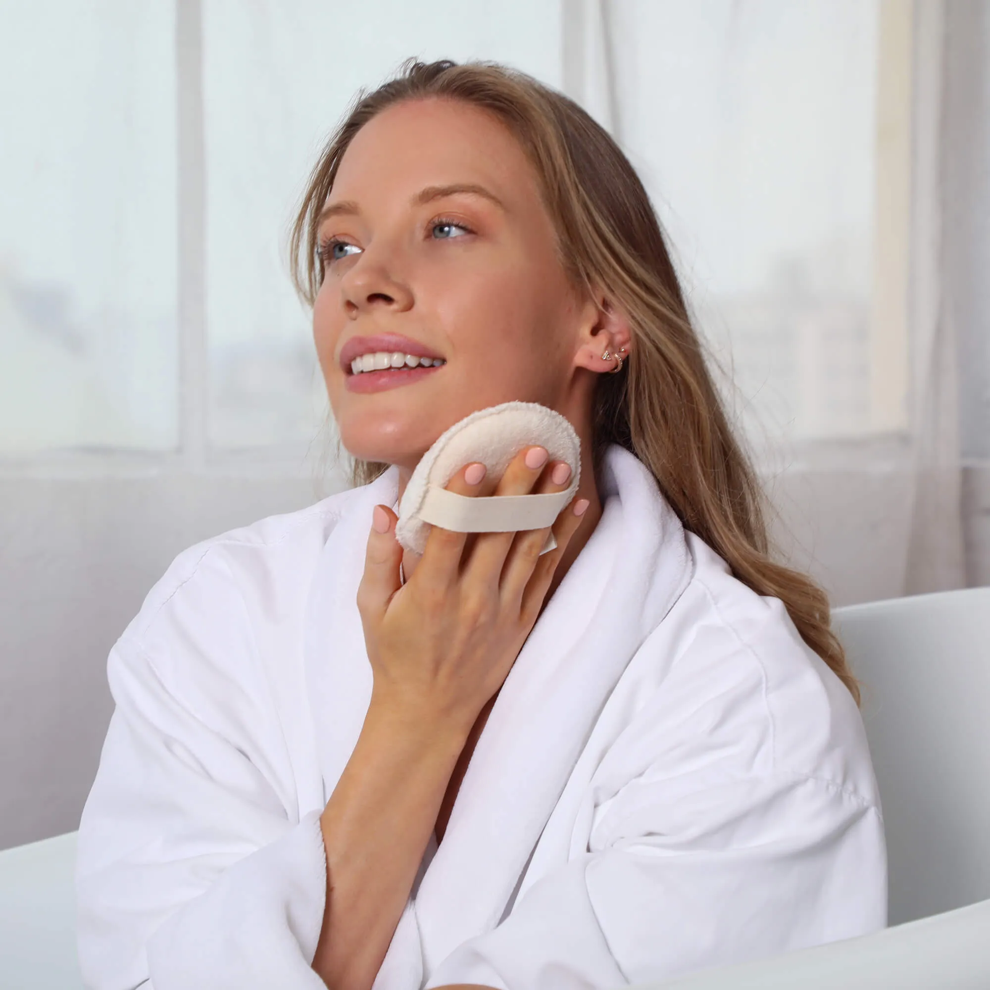 Daily Exfoliating Dual Texture Scrubber