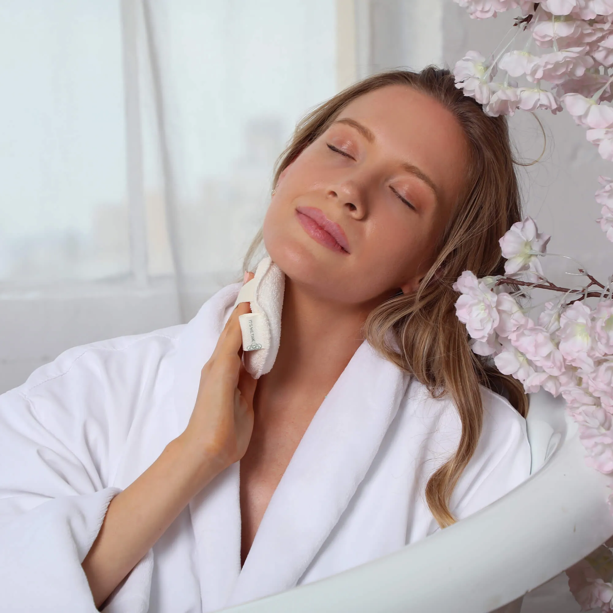 Daily Exfoliating Dual Texture Scrubber