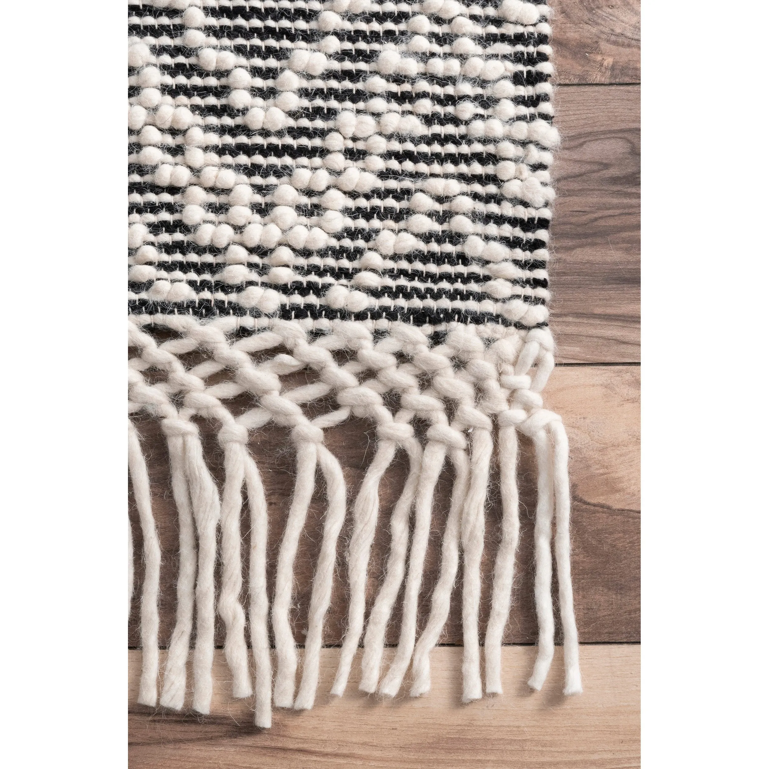 HAND WOVEN DARLEN TASSEL