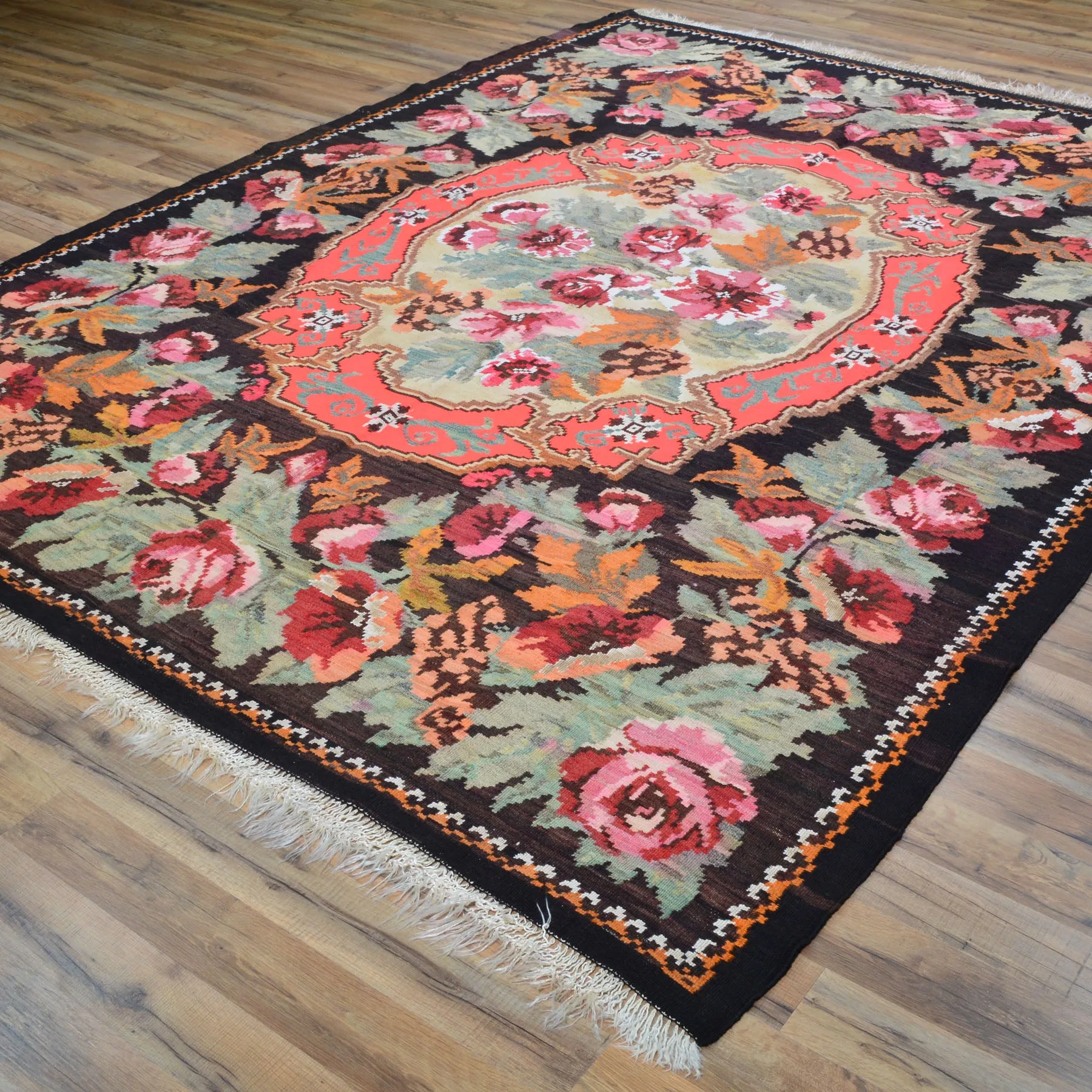 Hand-Woven Reversible Bessarabian Maldivian Kilim Handmade Rug (Size 6.9 X 9.2) Cwral-10179