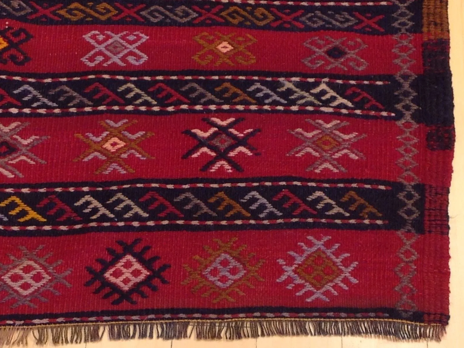 Hand-Woven Square Tribal Turkish Kilim Handmade Wool Rug (Size 3.11 X 3.11) Cwral-5220
