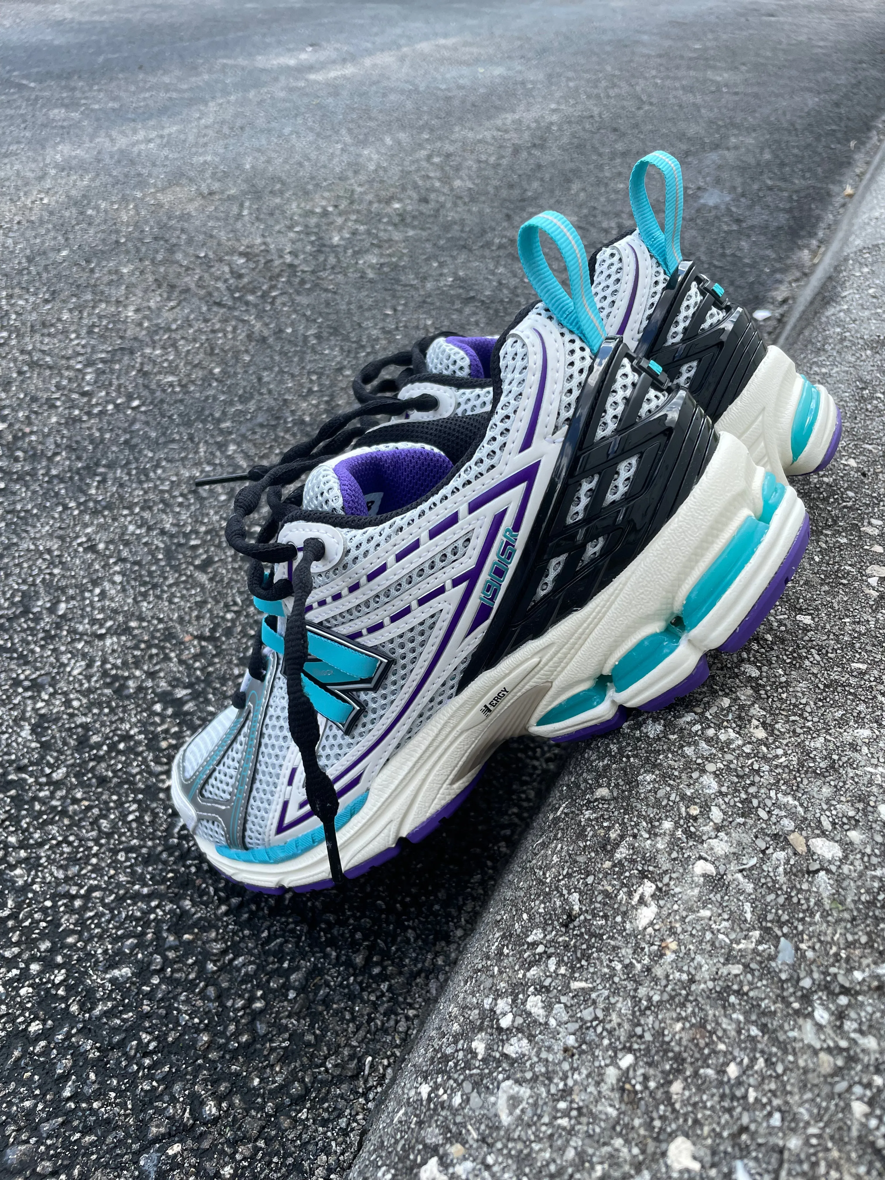 New Balance 1906R- White/Aqua