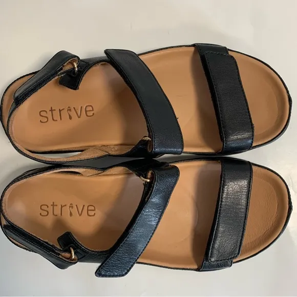 Strive Kona sandals adjustable straps black size 7.5/8